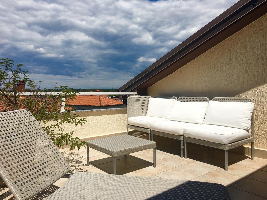 Apartments Maria Umag Buitenkant foto
