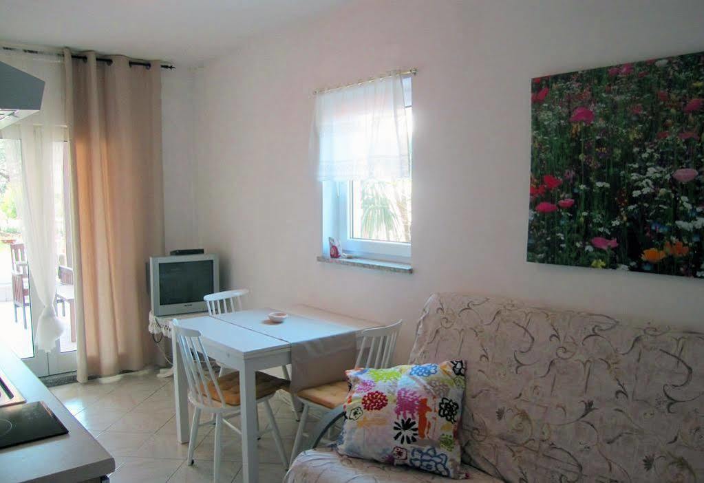 Apartments Maria Umag Buitenkant foto